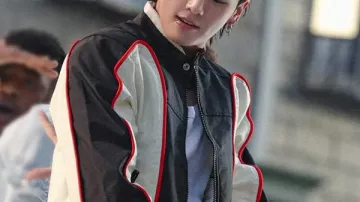 Jungkook Song 3D veste noire et blanche