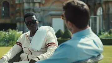 Gafas de sol de montura cuadrada Persol que lleva Nanny (Benjamin Clementine) como se ve en The Gentlemen (S02E03)