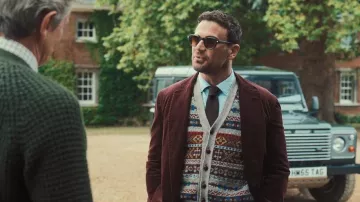Gilet de Jamieson à la foire masculine des Shetland, Bouton à travers l’île, porté par Eddie Horniman (Theo James) tel que vu dans The Gentlemen (S02E03)