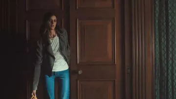 Los vaqueros Levi's 70 y 501® que lleva Bella (Benedetta Porcaroli) como se ve en The Gentlemen (S02E05)