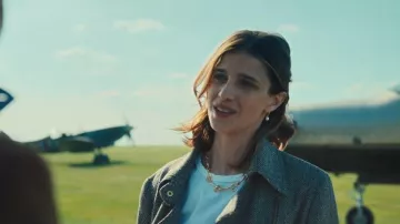 Gucci Horsebit Gold-tone Necklace worn by Bella (Benedetta Porcaroli) as seen in The Gentlemen (S02E05)