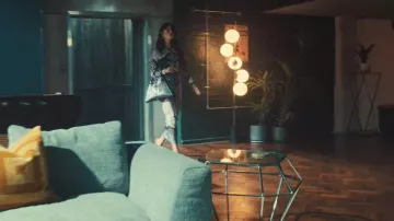 Fendi Diavolo Trapezio Bag worn by Susie Glass (Kaya Scodelario) as seen in The Gentlemen (S02E05)