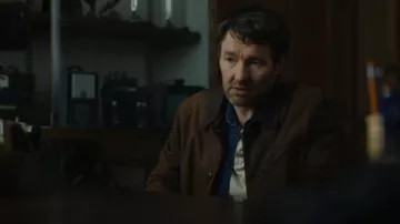 Veste de mécanicien en vache Nubuck Schott portée par Jason Dessen / Jason2 (Joel Edgerton) telle que vue dans Dark Matter (S02E02)