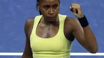 Vestido amarillo Coco Gauff de cuello redondo en venta para el US Open 2026