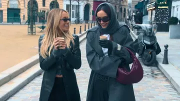 Bottega Veneta Teen Jodie Intrecciato Leather Hobo porté par Ashtin Earle tel que vu dans Earle rencontre le monde (S01E01)