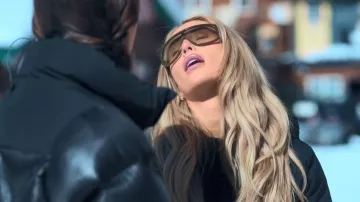 Gafas de sol oversized de Phoebe Philo Bombã© llevadas por Alix Earle tal como se ve en Earle conoce al mundo (S01E03)