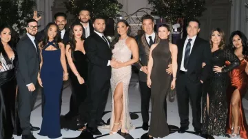 Vestido de Punta Cabeza Torta Torta Tail, llevado por Lauren Pesce tal y como se ve en Jersey Shore: Vacaciones en familia (S08E36)