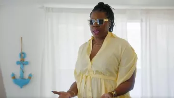 Lunettes de soleil Balmain Rectangle portées par Leslie Jones telles que vues dans Roast My Rental (S01E07)