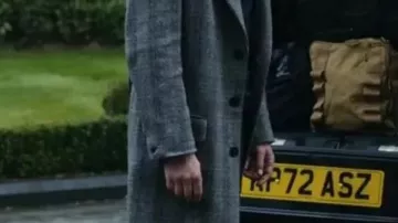The Gentlemen S01 Eddie Horniman Manteau en laine porté par Eddie Horniman (Theo James) dans The Gentlemen (S01)