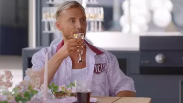 Cuello en contraste Boohoo Camisa cuadrada de rayas oversize y conjunto corto que lleva Harry Derbidge como se ve en La única manera es Essex (S37E12)