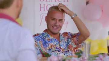 Short de bain et ensemble chemise River Island Mosaic portés par Freddie Bentley tels que vus dans The Only Way Is Essex (S37E12)