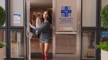 Veste Aritzia Acquire portée par Layla Keating (Greta Onieogou) comme on le voit dans All American (S08E10)