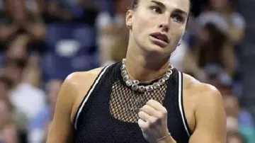 Robe en maille noire portée par Aryna Sabalenka lors du match condensé Aryna Sabalenka vs. Polina Iatcenko | 2e tour de l’US Open 2026