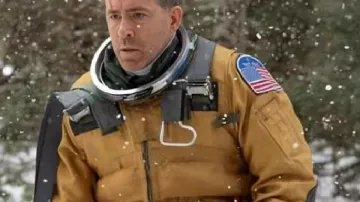 Yellow Jumpsuit worn by (Ryan Reynolds) in Mayday