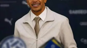 Premios AFE 2026 Chaqueta bomber gris Lamine Yamal