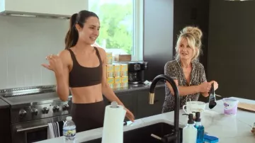 Hors ligne par Aerie Real Me XTRA Soutien-gorge classique côtelé porté par Ashtin Earle tel que vu dans Earle rencontre le monde (S01E08)