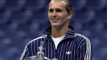 Ganador de la final individual masculina 2026 Alexander Zverev Chaqueta de Alexander Zverev Jr. en el momento de victoria del título de Alexander Zverev | US Open 2026