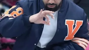 Drake FOMO Chaqueta Varsity no tan corta
