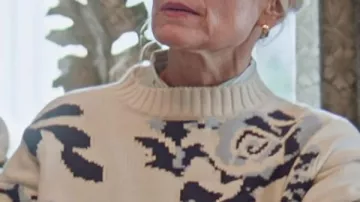 Meurtres de Marble Hall 2026 Pull à motif rose bleu Amelia Bullmore