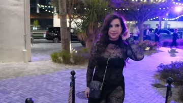 Sac bandoulière Chanel d’occasion porté par Jacqueline Laurita, tel que vu dans The Real Housewives Ultimate Girls Trip (S05E07)
