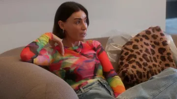 Camiseta de malla Afrm Kaylee de cuello redondo llevada por Bronwyn Newport como se ve en Las verdaderas amas de casa de Salt Lake City (S07E01)