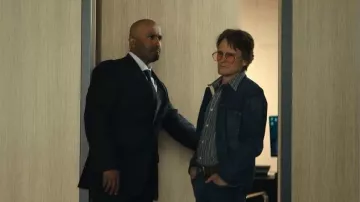 Veste Ralph Lauren Indigo Denim Chore portée par Lawrence Cole (Damon Herriman) telle que vue dans Neagley (S01E07)