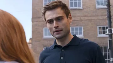 Polo à manches longues Mango Willys Wool Regular Fit porté par l’inspecteur Tom Radley (Douglas Booth) tel que vu dans The Blame (S01E06)