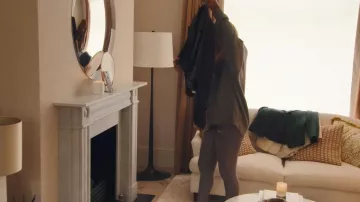 Nike Sportswear Phoenix Womens Oversized Crop Crewneck Sweatshirt worn by Karen Loderick-Peace as seen in The Real Housewives of London (S02E03)