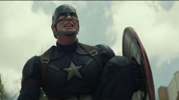 The shield of Captain America (Chris Evans) in Captain America : Civil War