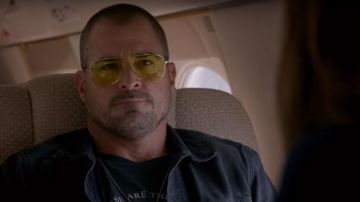 Les lunettes de soleil Ray-Ban Aviator de Lincoln (George Eads) dans MacGyver