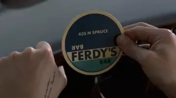 Le sous-bock du Ferdy's Bar de Leonard Shelby (Guy Pearce) dans Memento