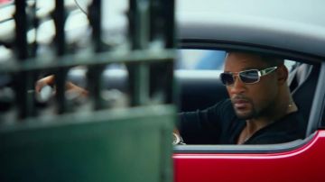 The sunglasses Loree Rodkin Nicky Spurgeon (Will Smith) in Diversion