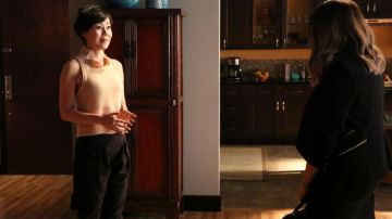 Pantalon de Karen Kim (Yunjin Kim) dans Mistresses