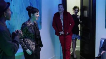 La veste zébrée The Kooples de Paula (Sarah Silverman) dans Popstar Never Stop Never Stopping