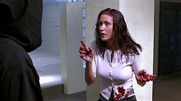 The true look of Buffy Gilmore (Shannon Elizabeth) in Scary Movie