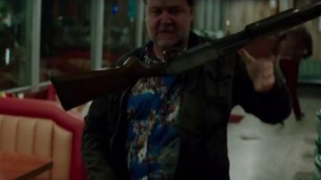 La chemise hawaïenne de Jackson Healy (Russell Crowe) dans The Nice Guys