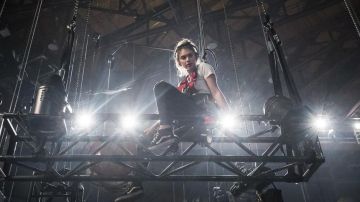 Les Vans de Kelly Ann (Imogen Poots) dans Roadies