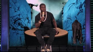 Sneakers black Saint Laurent of Kevin Hart in Kevin Hart: What Now?