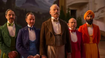 The badge "crossed keys" of the society of concierges in The Grand Budapest Hotel