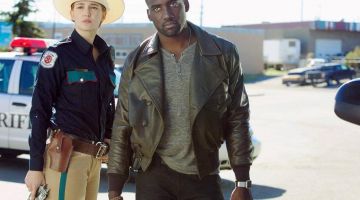 Reloj inteligente Apple de Agent Dolls (Shamier Anderson) en Wynonna Earp (S01E03)