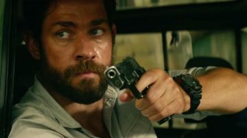 The watch Casio Jack Da Silva (John Krasiński) in 13 Hours