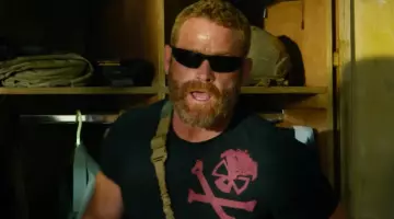 The sunglasses Mark Geist (Max Martini) in 13 Hours
