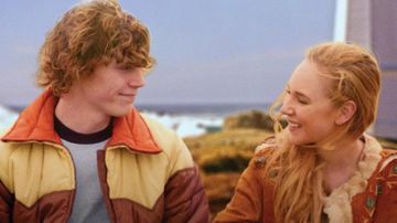 Chaqueta de Charles (Evan Peters) en Safelight