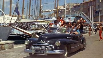 The Buick Roadmaster convertible car in the movie Le Gendarme de Saint Tropez