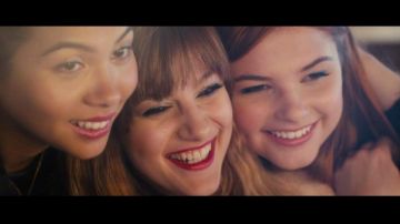 The song Mi Mi Mi of Serebro in Jem and the Holograms