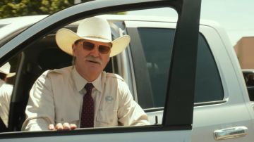 Les lunettes de soleil de Marcus (Jeff Bridges) dans Comancheria