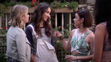 Les boucles d'oreille Topshop de Aria Montgomery (Lucy Hale) dans Pretty Little Liars