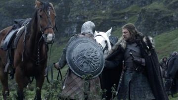 El escudo de la casa Stark en Game of Thrones S01E01