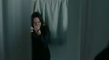 La montre Cartier Tank Louis de Claire Keesey (Rebecca Hall) dans The Town