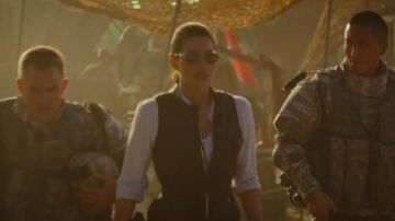 The sunglasses Charissa Sosa (Jessica Biel) in The a-team